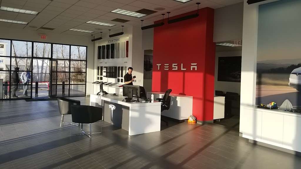 Tesla | 3555 Manchester Trafficway, Kansas City, MO 64129, USA | Phone: (816) 861-0805