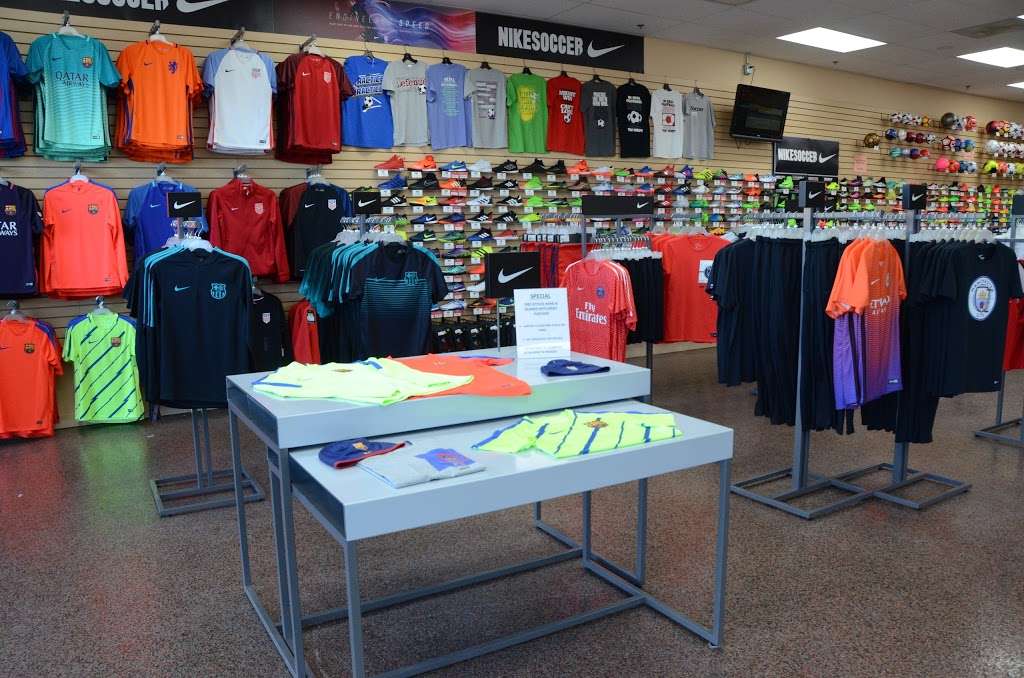 The Soccer Edge | 936 Roosevelt Rd, Glen Ellyn, IL 60137 | Phone: (630) 942-9300