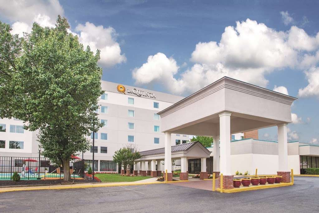 La Quinta Inn & Suites DC Metro Capital Beltway | 55 Hampton Park Blvd, Capitol Heights, MD 20743 | Phone: (301) 336-8900