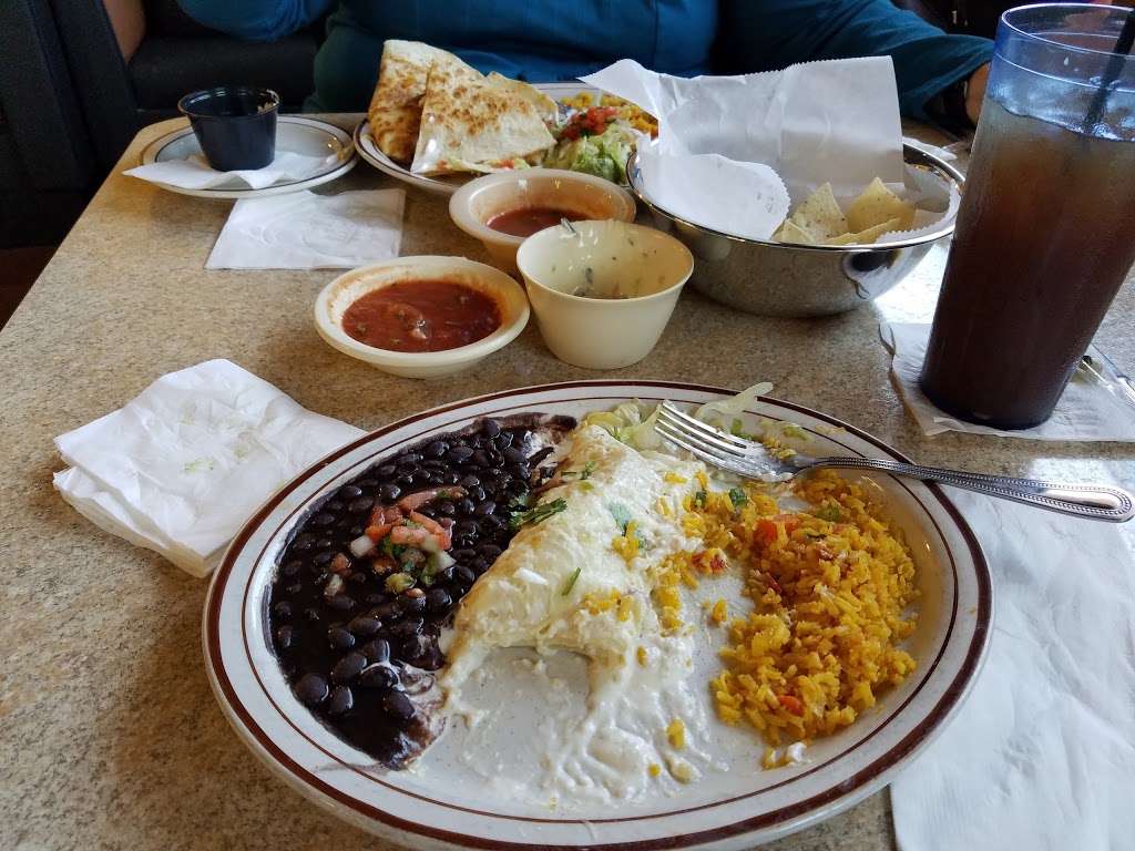 El Potro Mexican Cafe | 13035 Canaan Center Dr, Bonner Springs, KS 66012, USA | Phone: (913) 721-3000