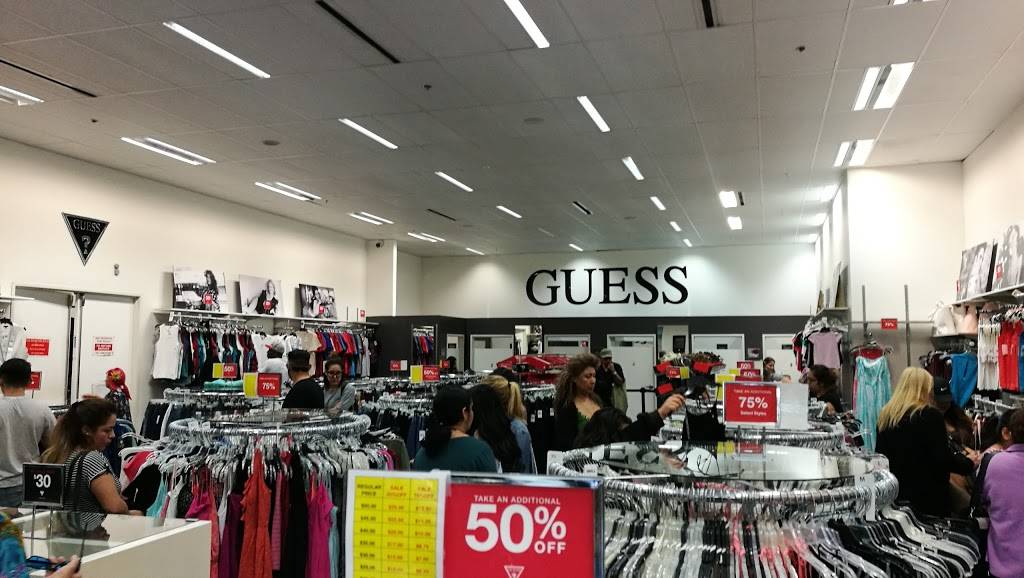 GUESS Onsite Store | 1901 E 15th St, Los Angeles, CA 90021 | Phone: (213) 765-3230