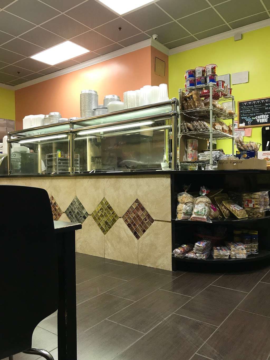 Avelars Delicatessen | 710 Jerusalem Ave, Uniondale, NY 11553, USA | Phone: (516) 280-5557