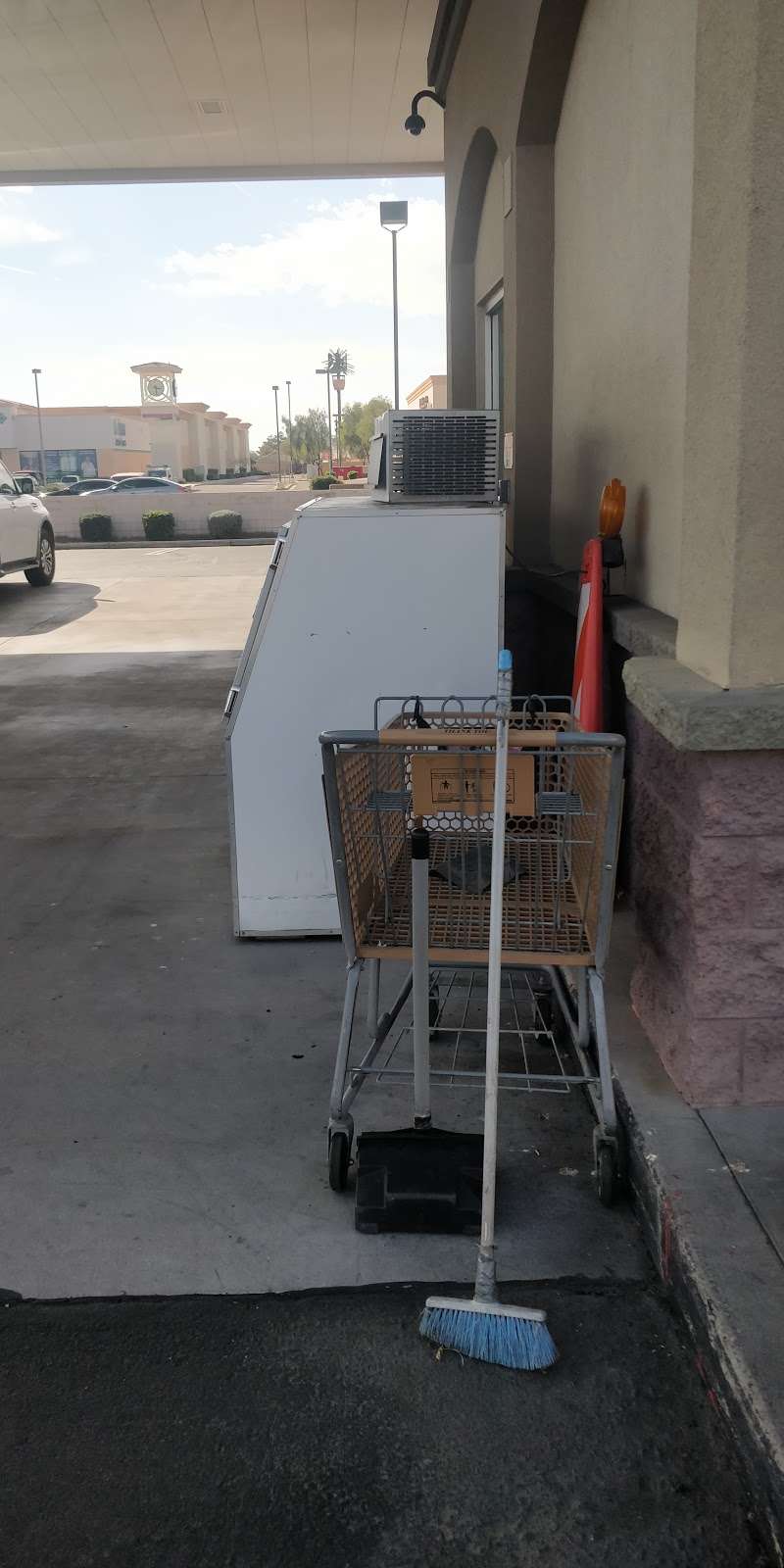 Safeway Fuel Station | 4815 N 83rd Ave, Phoenix, AZ 85033, USA | Phone: (623) 247-4447