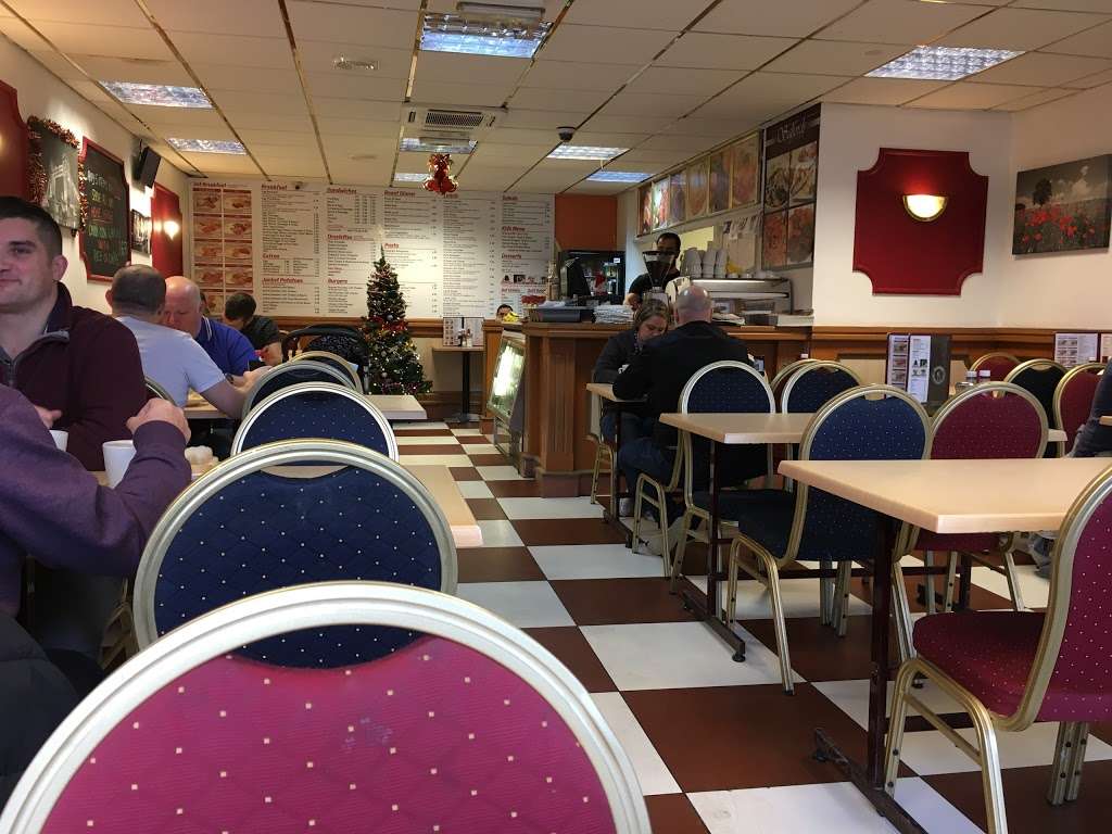 Old Pop Inn Cafe | 22 Brighton Rd, Salfords, Redhill RH1 5BX, UK | Phone: 01293 776655