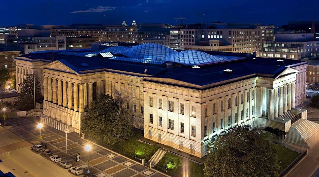 Smithsonian American Art Museum | F St NW &, 8th St NW, Washington, DC 20004, USA | Phone: (202) 633-1000