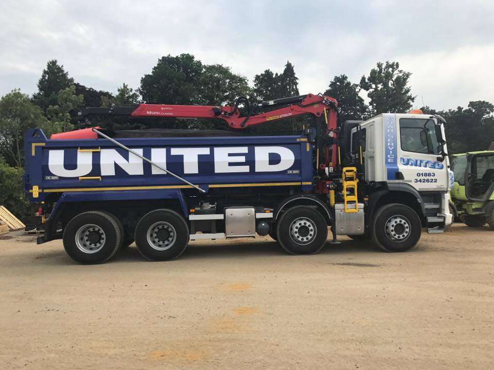 United Grab Hire Ltd | Rivington Farm, Peeks Brook Lane, Horley RH6 9SR, UK | Phone: 01293 773080