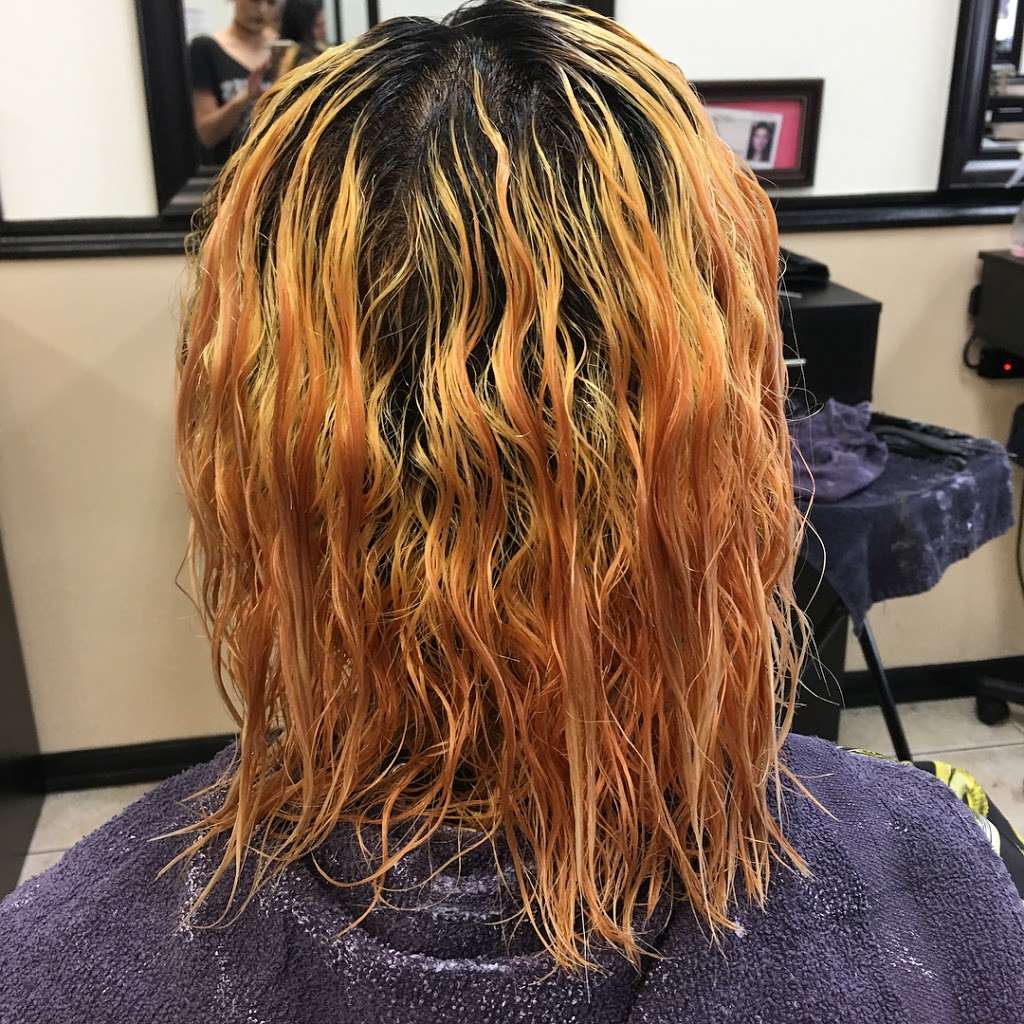 The Color Bar Salon Orlando | 4498 N Alafaya Trail #264, Orlando, FL 32826 | Phone: (407) 574-2267