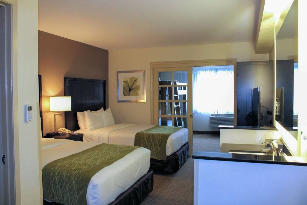 Comfort Inn & Suites San Diego - Zoo Seaworld Area | 2485 Hotel Circle Place, San Diego, CA 92108, USA | Phone: (619) 881-6200