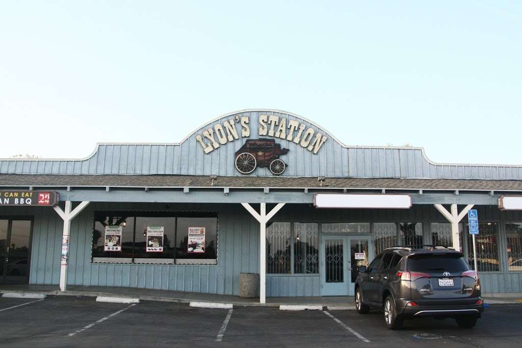 Lyons Station Shopping Center | Santa Clarita, CA 91321
