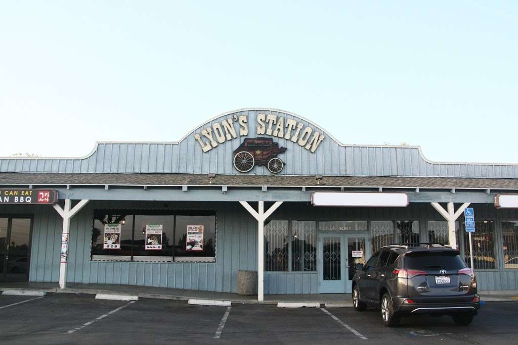 Lyons Station Shopping Center | Santa Clarita, CA 91321, USA