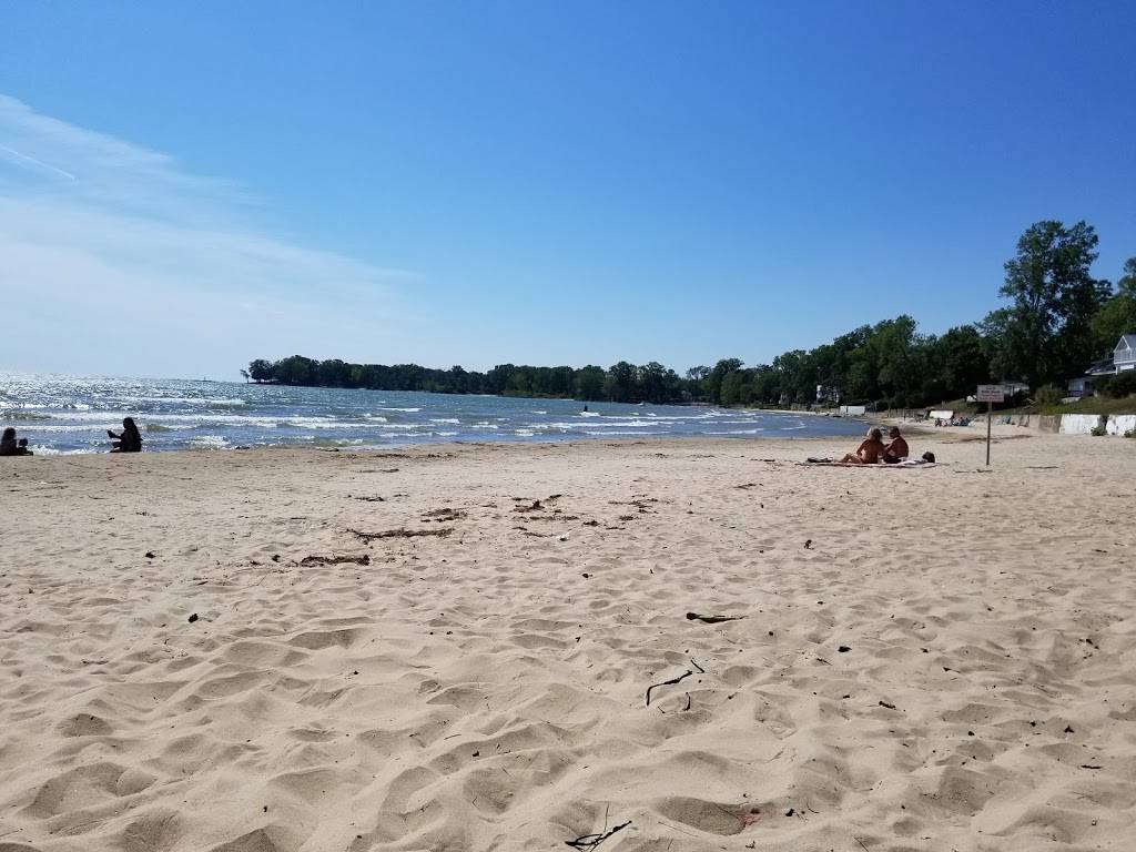 Crescent Beach Park | 1199 Edgemere Ln, Fort Erie, ON L2A 4P2, Canada | Phone: (905) 871-1600