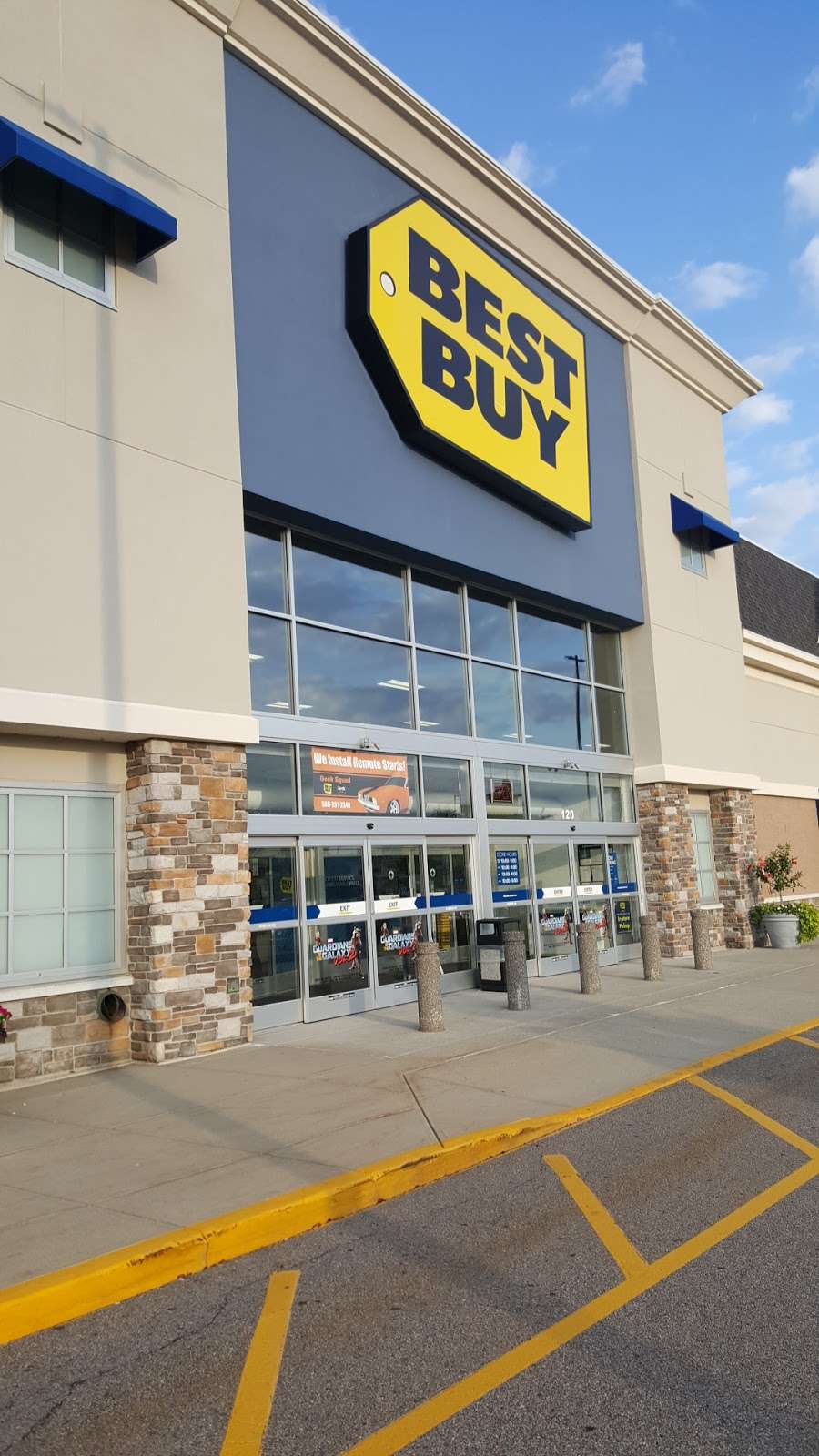 Best Buy | 280 School St Ste 120, Mansfield, MA 02048, USA | Phone: (508) 261-2340