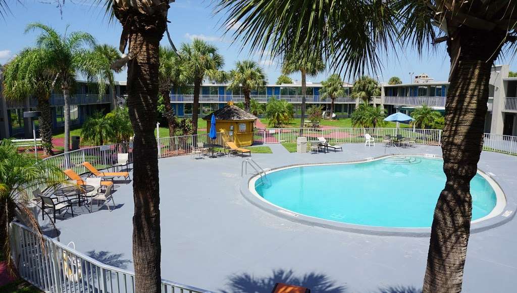 Days Inn by Wyndham Orlando/International Drive | 5858 International Dr, Orlando, FL 32819, USA | Phone: (407) 536-8949