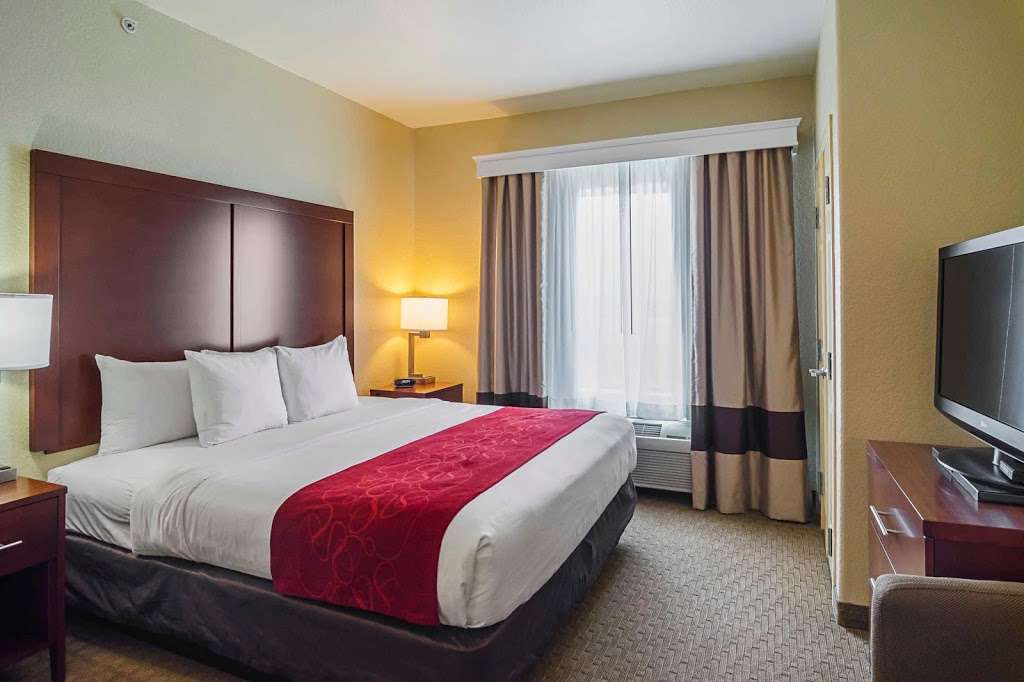 Quality Suites North IH 35 | 11526 I-35, San Antonio, TX 78233, USA | Phone: (210) 656-4600