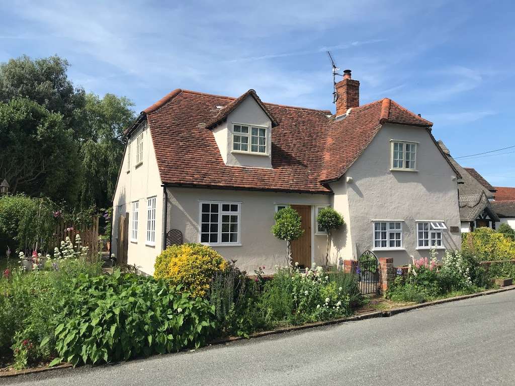 Corner House Luxury BnB, Bed & Breakfast In Little Dunmow | The Street, Dunmow CM6 3HS, UK | Phone: 07956 551727