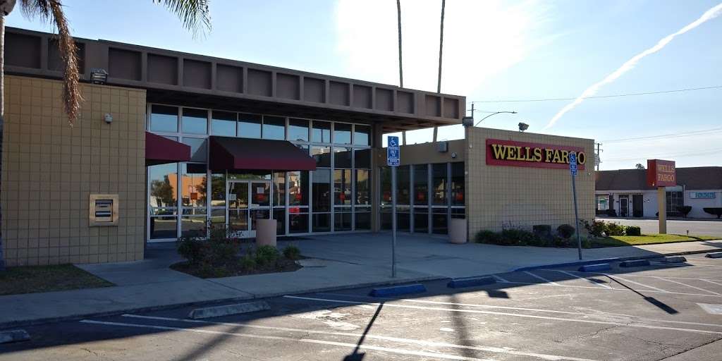 Wells Fargo Bank | 190 W Foothill Blvd, Rialto, CA 92376, USA | Phone: (909) 875-5701