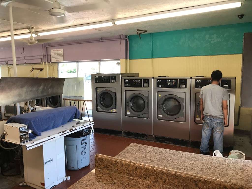 44th Street Coin Laundry | 560 NE 44th St, Pompano Beach, FL 33064 | Phone: (954) 934-2883