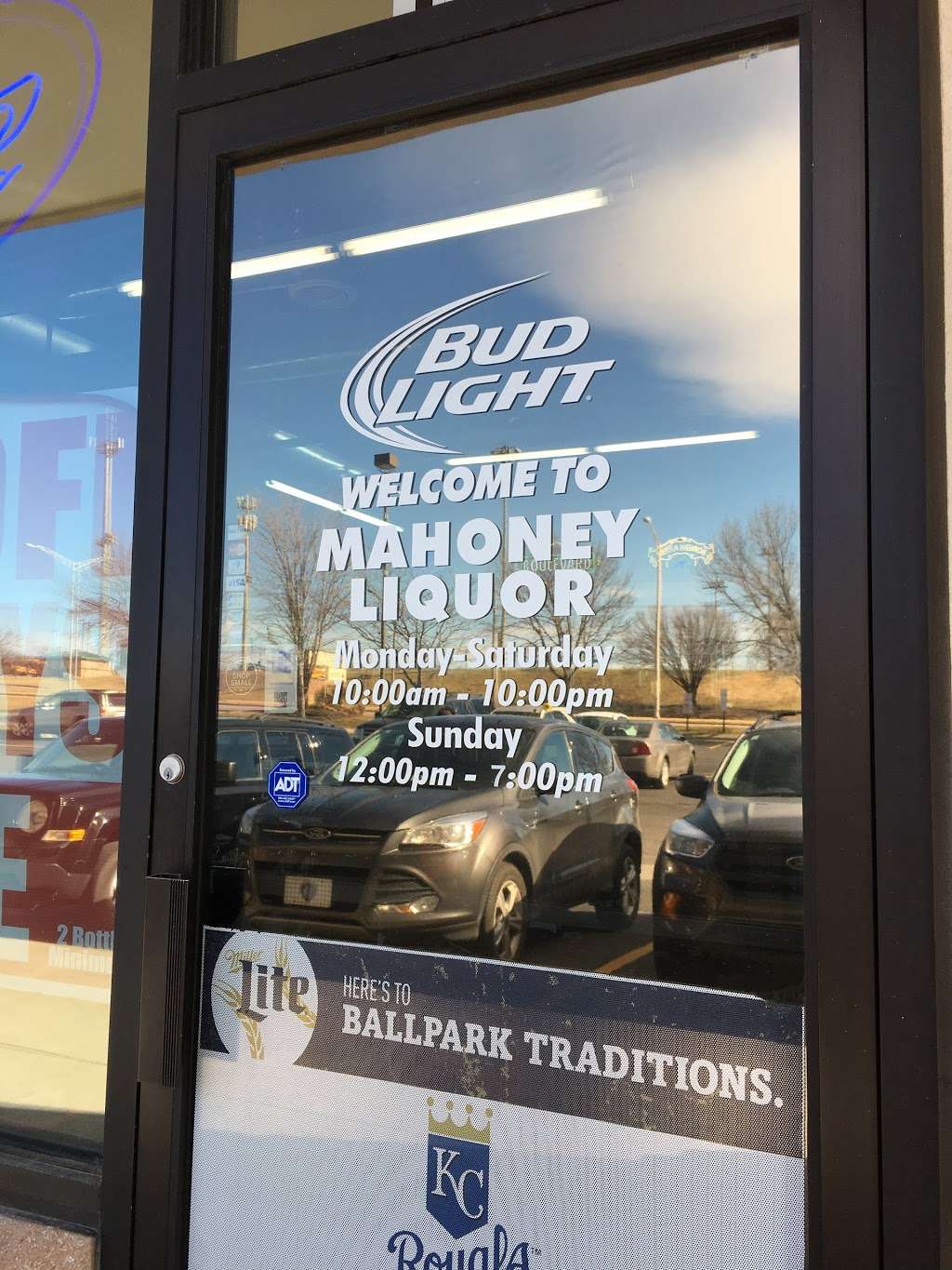 Mahoneys Liquor | 13463 Switzer Rd, Overland Park, KS 66213 | Phone: (913) 239-9797