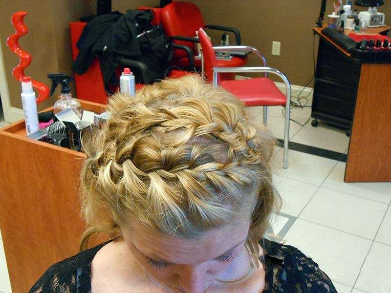 Loris Hair Designs | 1009 Ford St # A, Bridgeport, PA 19405, USA | Phone: (610) 239-7011