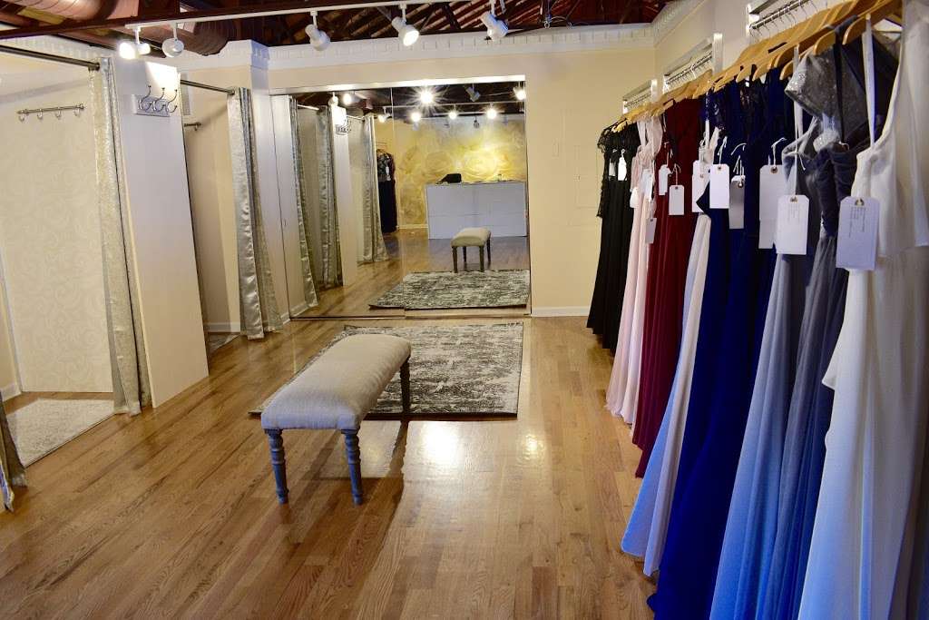 Bridesmaids Social | 11 S White St #202, Frankfort, IL 60423 | Phone: (815) 806-7575