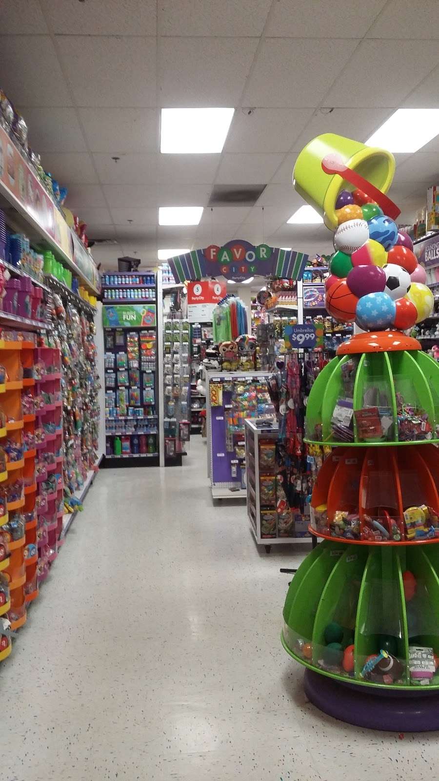 Party City | 733 NJ-440, Jersey City, NJ 07304, USA | Phone: (201) 432-7400