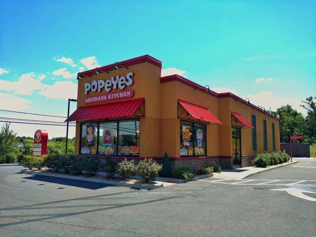 Popeyes Louisiana Kitchen | 117 Sunnyside Plaza Cir Dr, Winchester, VA 22603, USA | Phone: (540) 431-5253