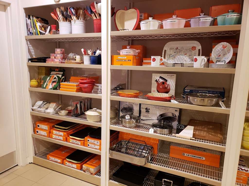 Le Creuset Outlet Store | 5416 New Fashion Way #825, Charlotte, NC 28278, USA | Phone: (704) 588-5868
