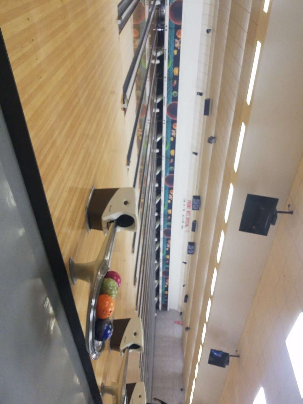 Sunset Bowl | 2015 N Lewis Ave, Waukegan, IL 60087, USA | Phone: (847) 336-8001