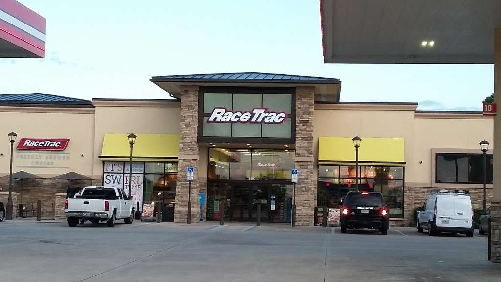 RaceTrac | 1600 S John Young Pkwy, Kissimmee, FL 34741 | Phone: (407) 933-3700