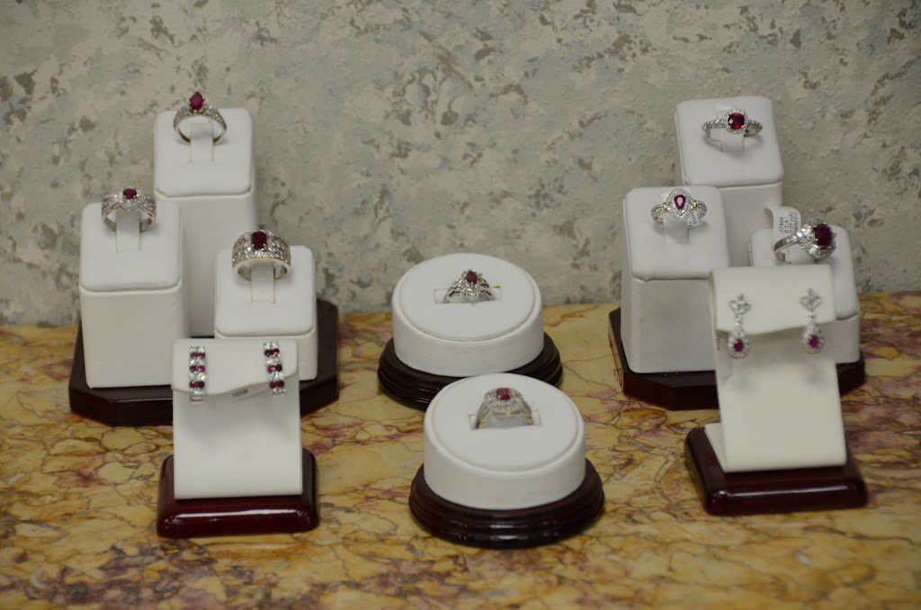 Sullivan Jewelers | 2095 N Calhoun Rd, Brookfield, WI 53005, USA | Phone: (262) 641-2995