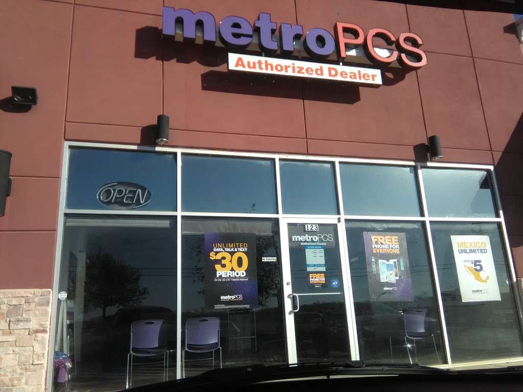 Metro by T-Mobile | 5203 Eisenhauer Rd Suite 123, San Antonio, TX 78218, USA | Phone: (210) 635-0397