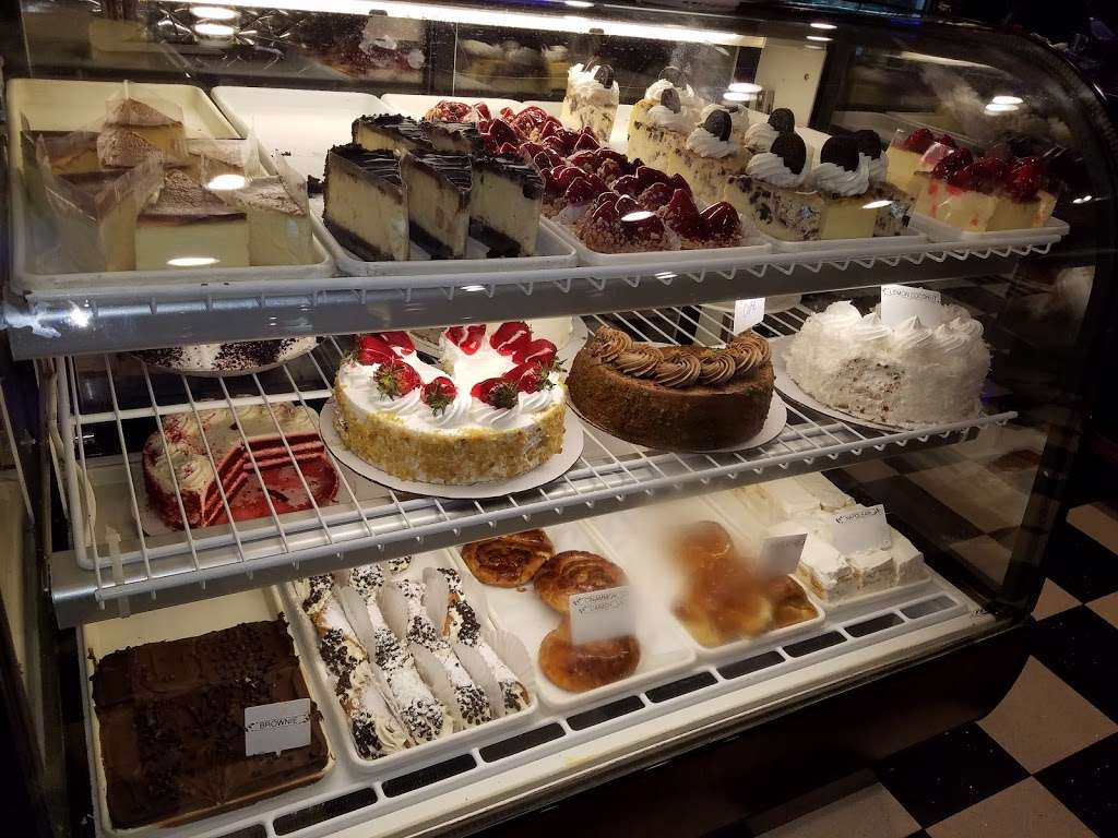 Broadway Diner | 287 N Broadway, Hicksville, NY 11801, USA | Phone: (516) 681-3982