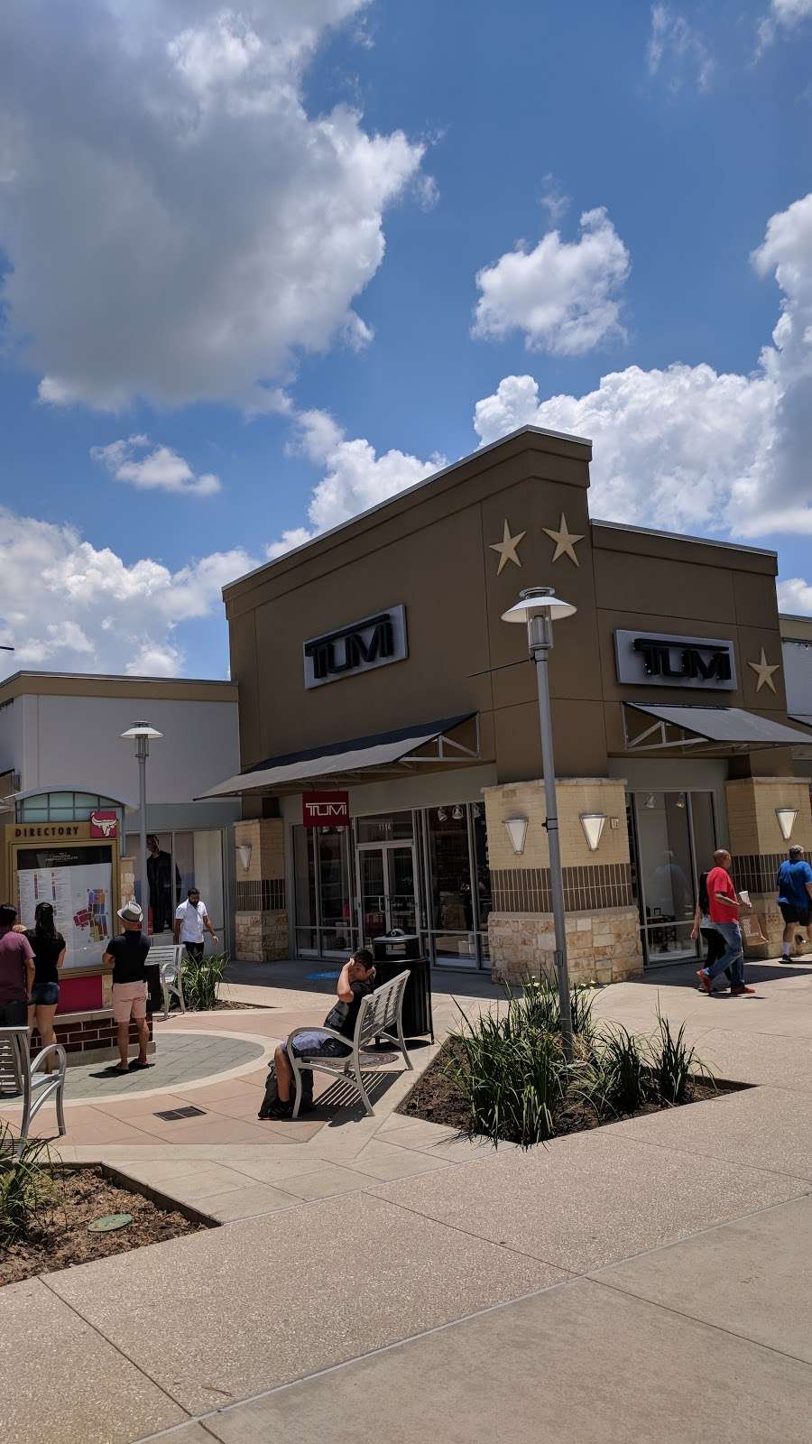 TUMI Outlet Store - Houston Premium Outlets - 29300 Highway 290