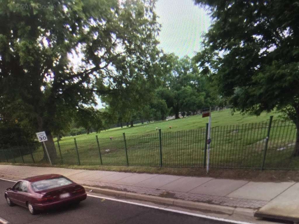 Bladensburg Rd + Fort Lincoln Cemetry | 2, Bladensburg, MD 20722, USA