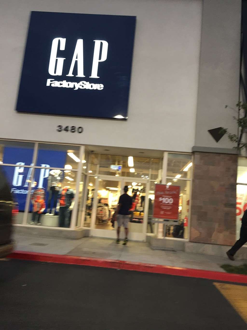 Gap Factory Store | village at century 3480, W Century Blvd, Inglewood, CA 90303, USA | Phone: (310) 590-1210