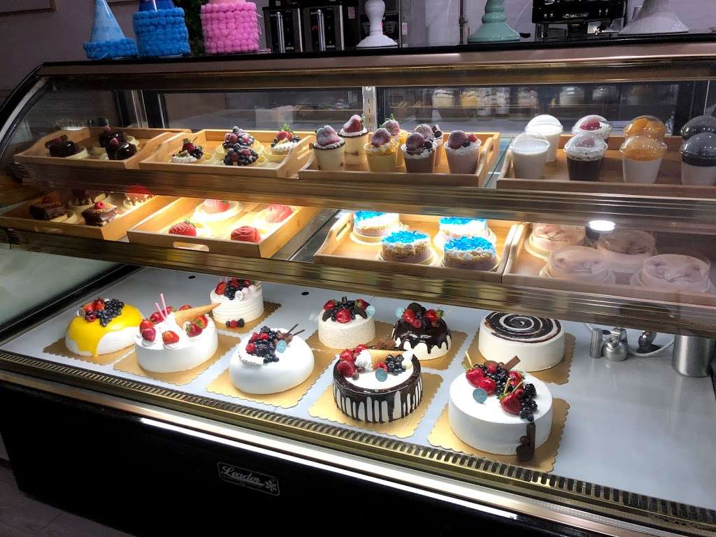 Me Bakery | 195-02 47th Ave, Flushing, NY 11358, USA | Phone: (917) 563-1543