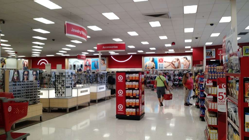 Target | 2385 Covered Bridge Dr, Lancaster, PA 17602, USA | Phone: (717) 390-8727