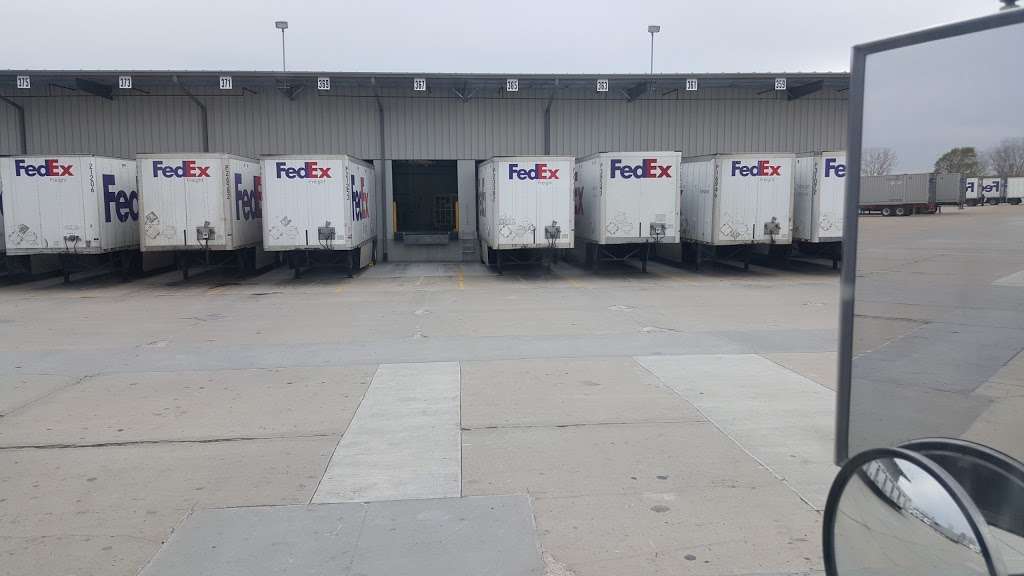 FedEx Freight | 9140 Woodend Rd, Edwardsville, KS 66111 | Phone: (800) 872-7028