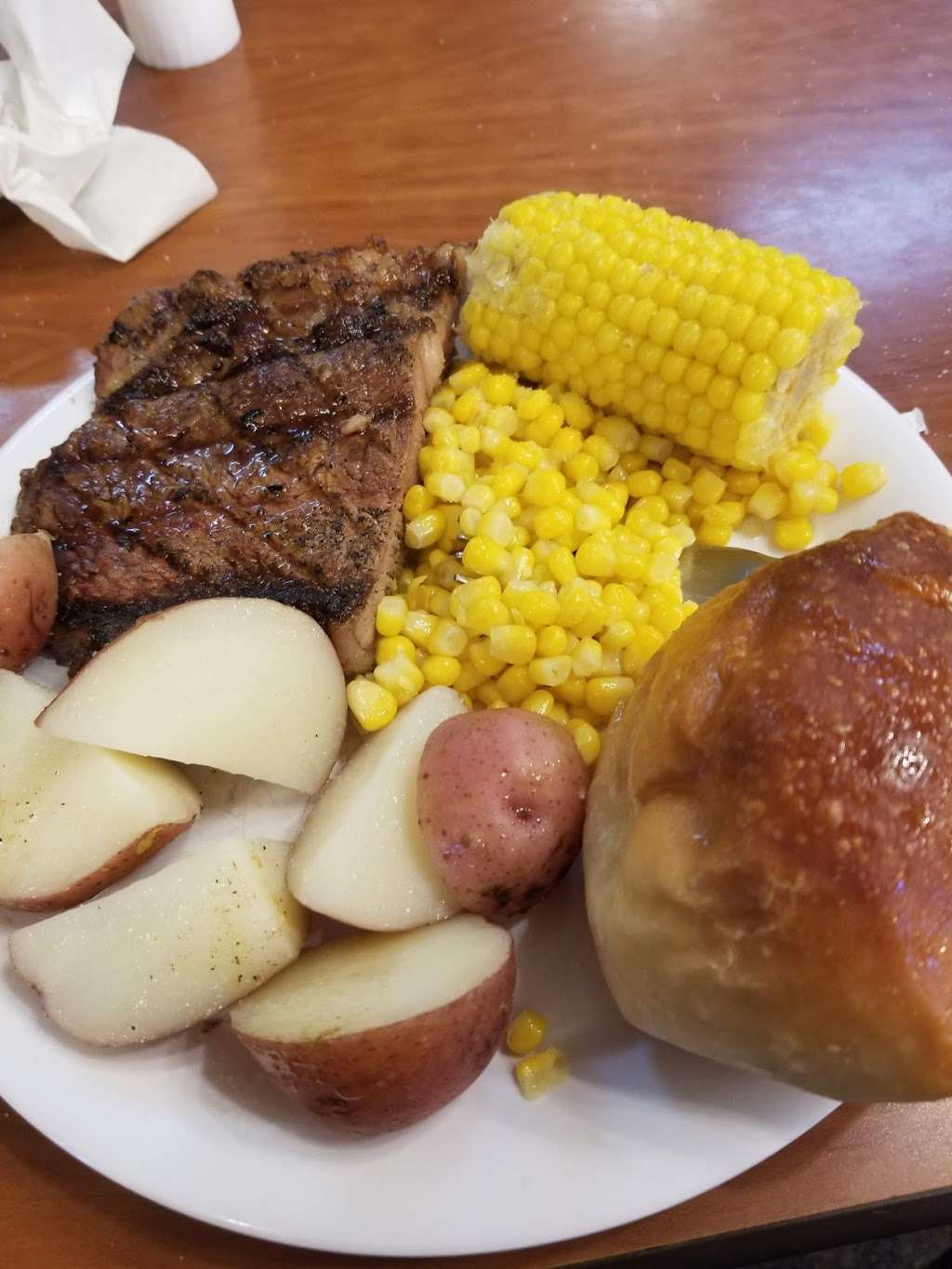 Golden Corral Buffet and Grill | 6102 West 38th Street, Indianapolis, IN 46254, USA | Phone: (317) 293-6560