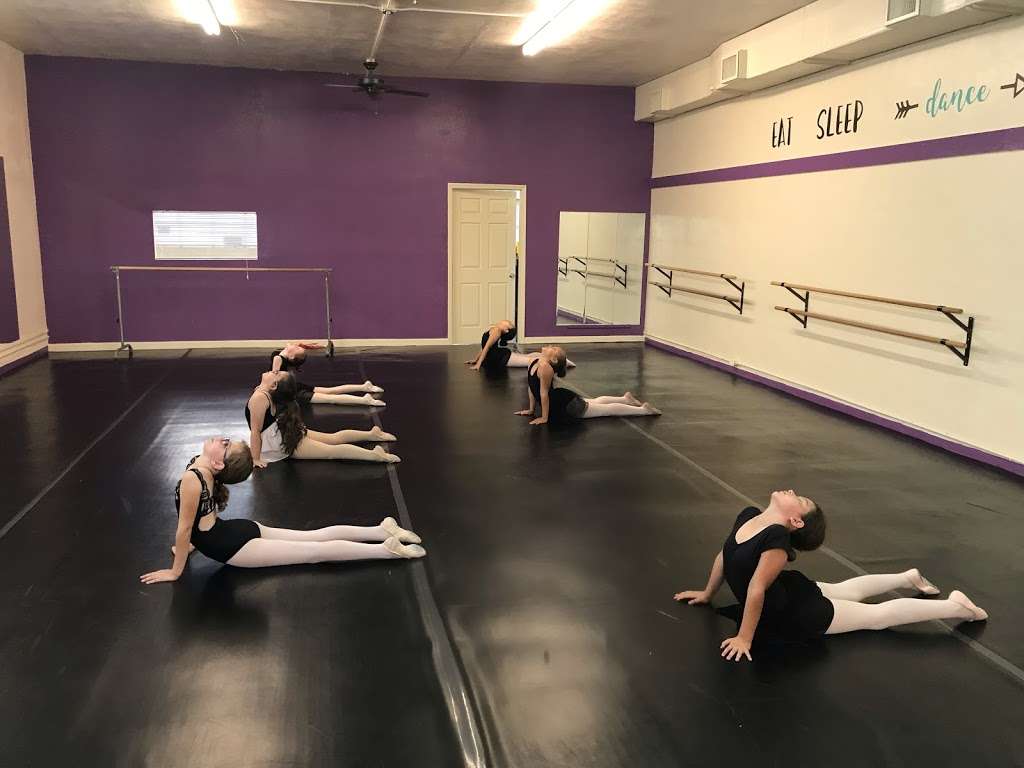 LA Dance Center | N Lake Shore Way, Lake Alfred, FL 33850, USA