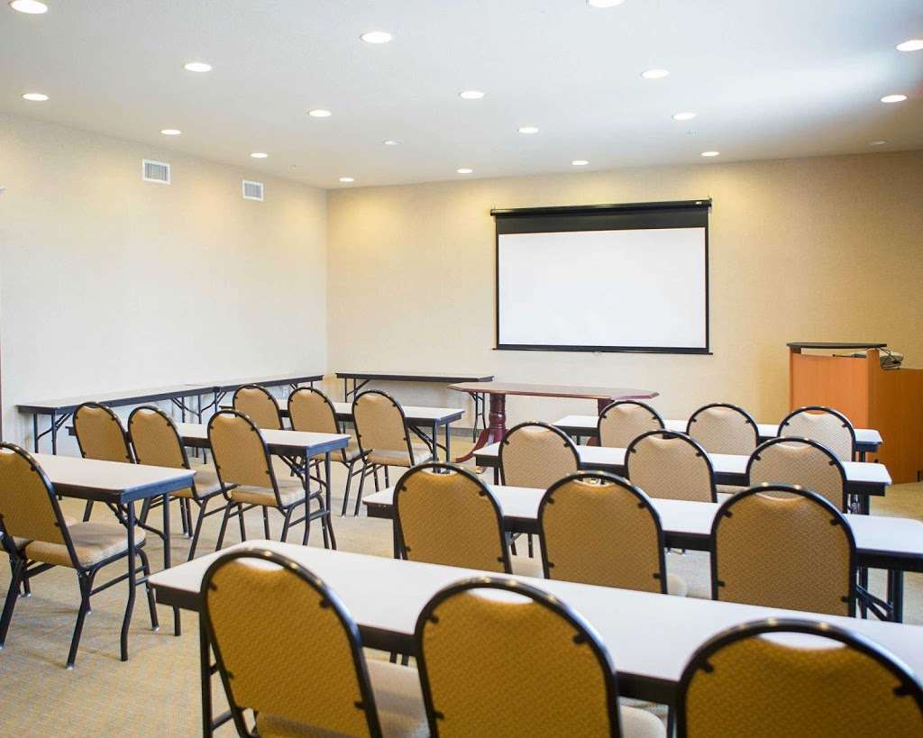 Quality Inn & Suites | 11003 W Fairmont Pkwy, La Porte, TX 77571, USA | Phone: (281) 471-2400