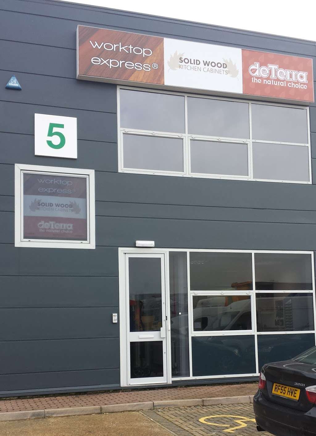 deTerra Kitchens | 5, Orchard Business Park, Bonehurst Rd, Salfords, Redhill RH1 5EL, UK | Phone: 01293 785335