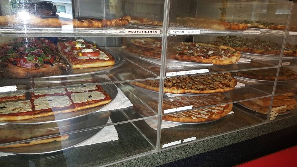 Joes Pizza | 876 Broadway, Bayonne, NJ 07002, USA | Phone: (201) 437-6677