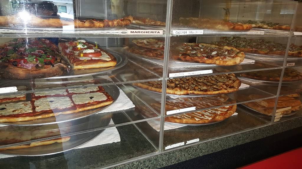 Joes Pizza | 876 Broadway, Bayonne, NJ 07002 | Phone: (201) 437-6677