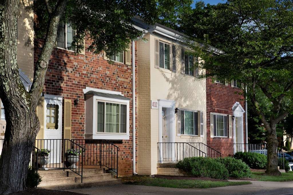Whitehall Square Apartments | 4110 Suitland Rd, Suitland, MD 20746, USA | Phone: (301) 456-1199