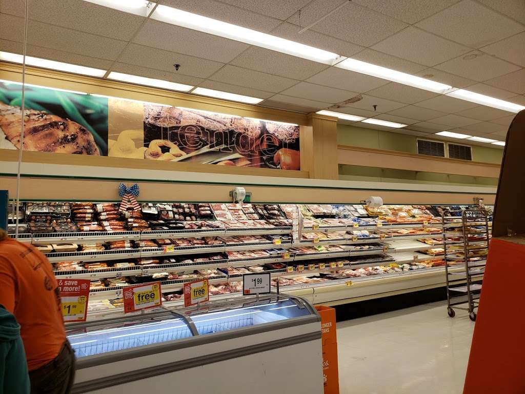 GIANT Food Stores | 5858 Easton Rd, Plumsteadville, PA 18949, USA | Phone: (215) 766-8665