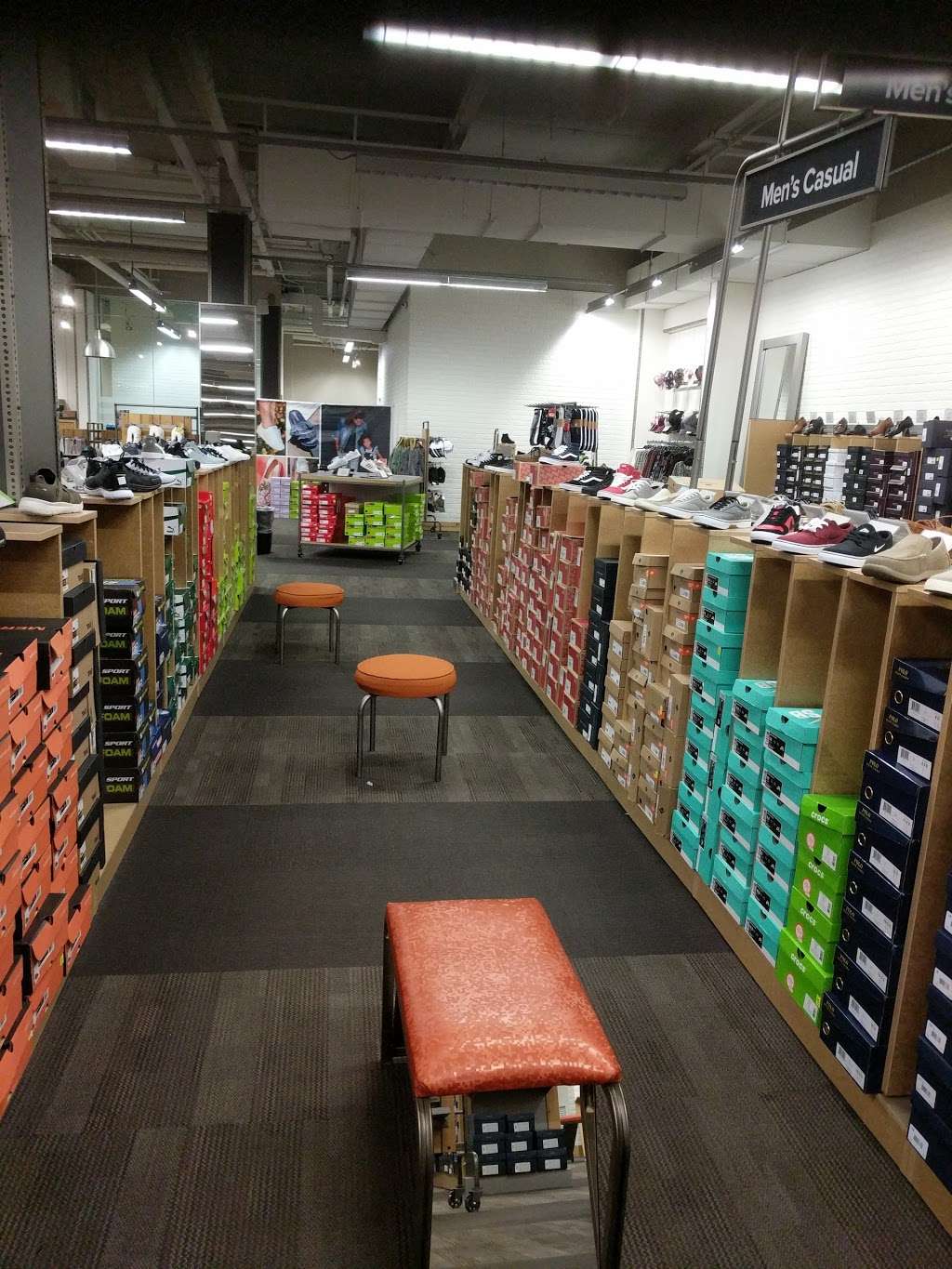 DSW Designer Shoe Warehouse | 80 E Wynnewood Rd, Wynnewood, PA 19096, USA | Phone: (484) 297-7930