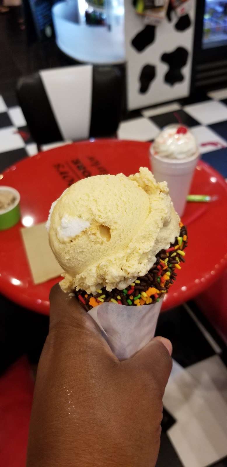 Neighbors Ice Cream Parlor | 5980 Spruce Creek Rd, Port Orange, FL 32127, USA | Phone: (386) 492-2930