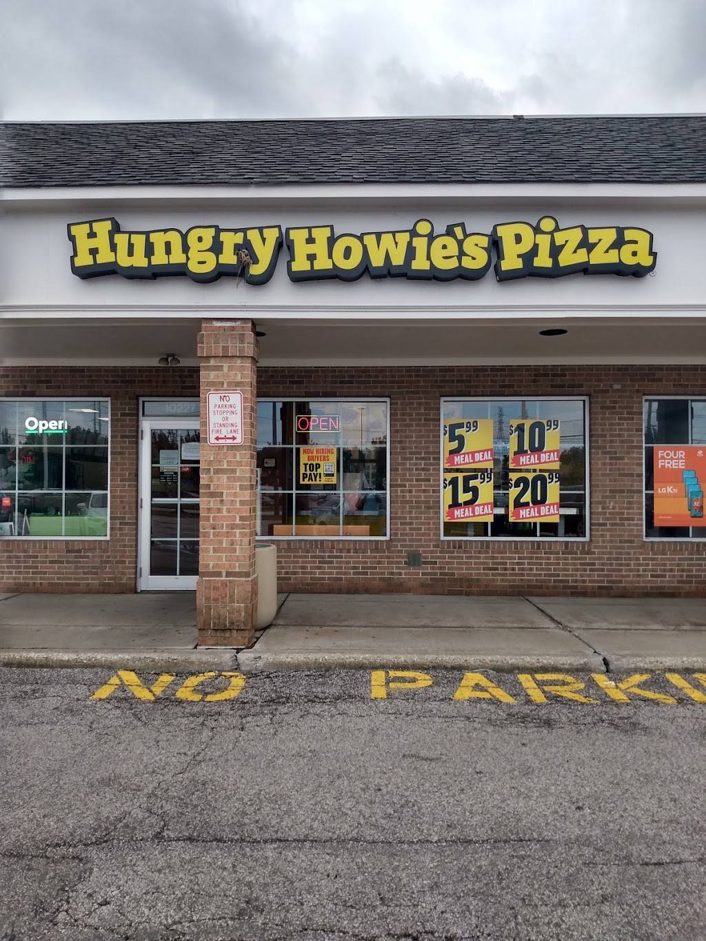 Hungry Howies Pizza | 10227 Brookpark Rd, Parma, OH 44130, USA | Phone: (216) 265-3000