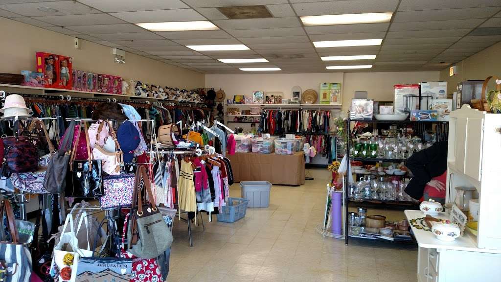 Loved Twice Thrift Boutique | 3621 Grand Ave, Gurnee, IL 60031, USA | Phone: (224) 637-8211
